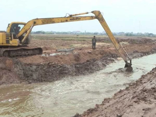 Thi công nạo vét và tái chế xử lý bùn thải thành vật liệu đắp