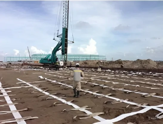 Thi công cắm bấc thấm và trải vải địa kỹ thuật